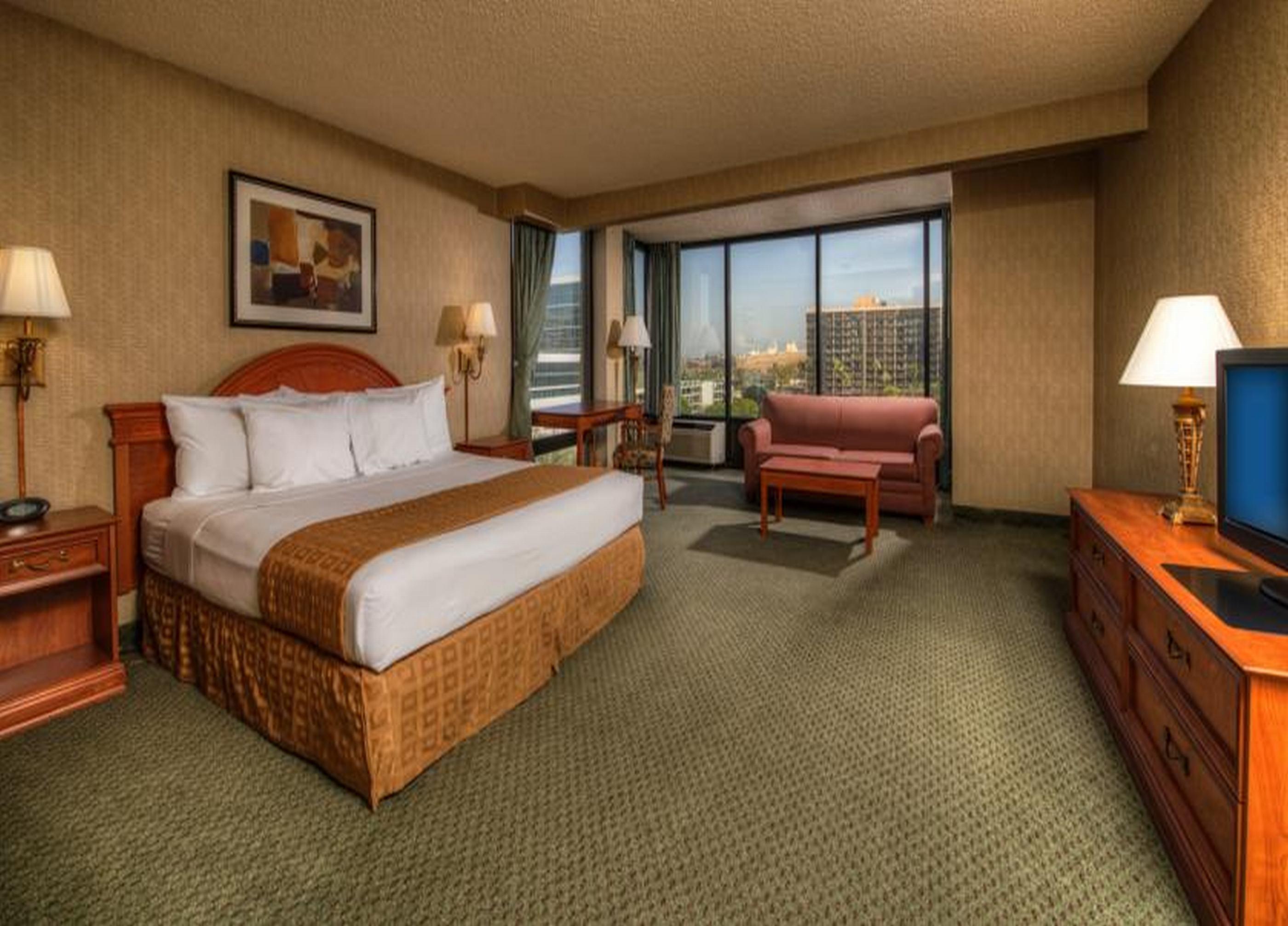 Clarion Hotel 3*